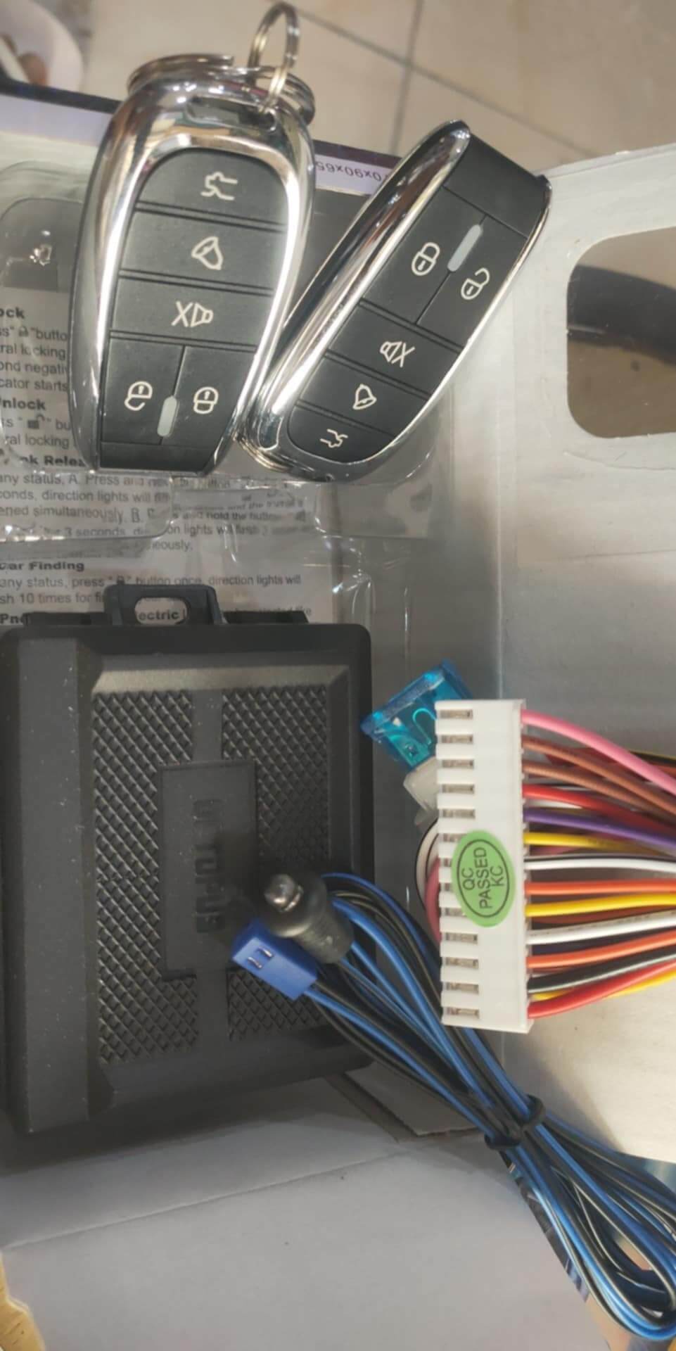 Kit de Fermeture Central A Distance avec 2 télécommandes – OCTOPUS