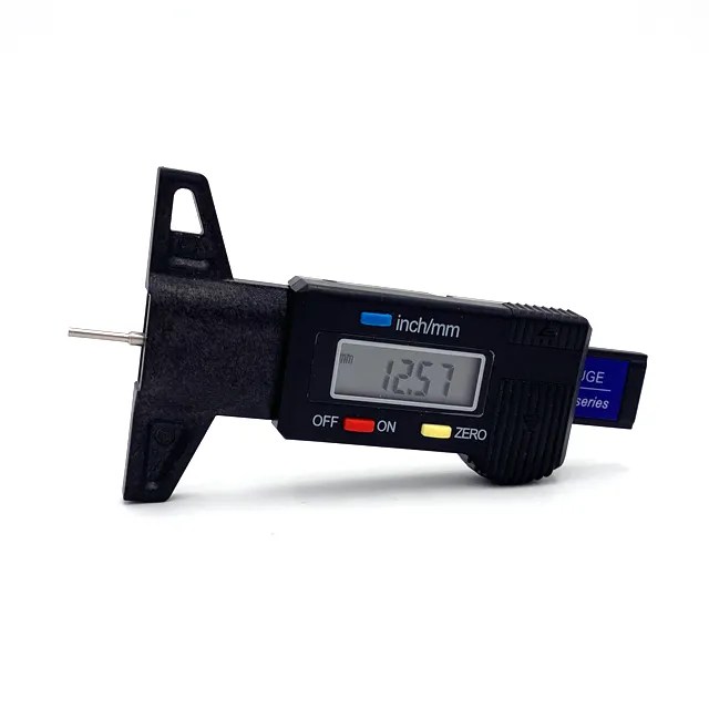 Outil de mesure de la profondeur des pneus de voiture