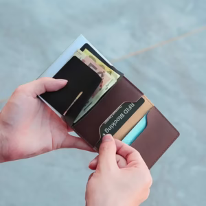 PORTE FEUILLE – PORTE CARTE EN CUIR MARRON